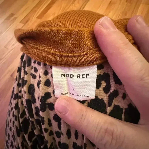 MOD REF Tan Womens Over-Sized Tee W rolled cuff sleves l Size L l preppy - Picture 3 of 6